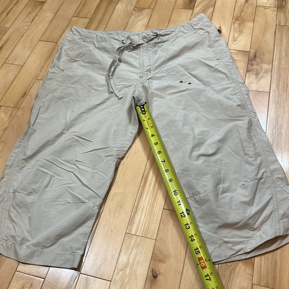 Columbia Tan Capris - Picture 4 of 8